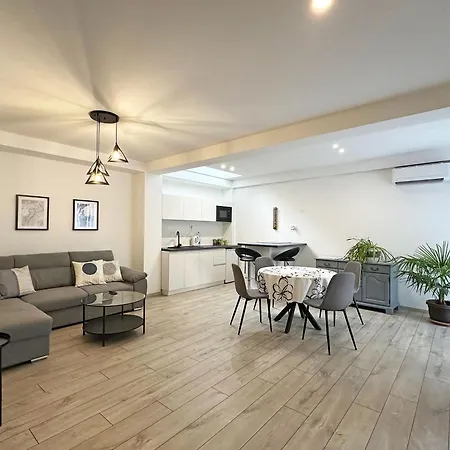 Vodno - Location And Private Parking Апартаменты