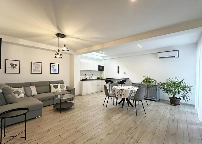 Vodno - Location And Private Parking شقة